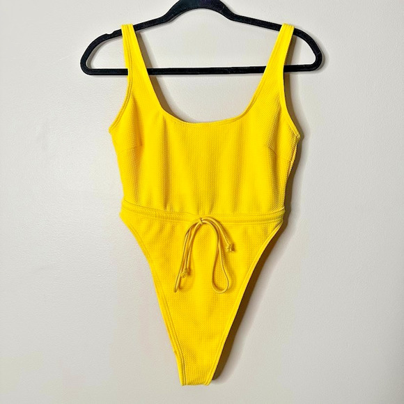 Peek & Beau Swimsuit One Piece Womens 6 DDD Yellow Drawstring Beach Cheeky Swim - Picture 1 of 7
